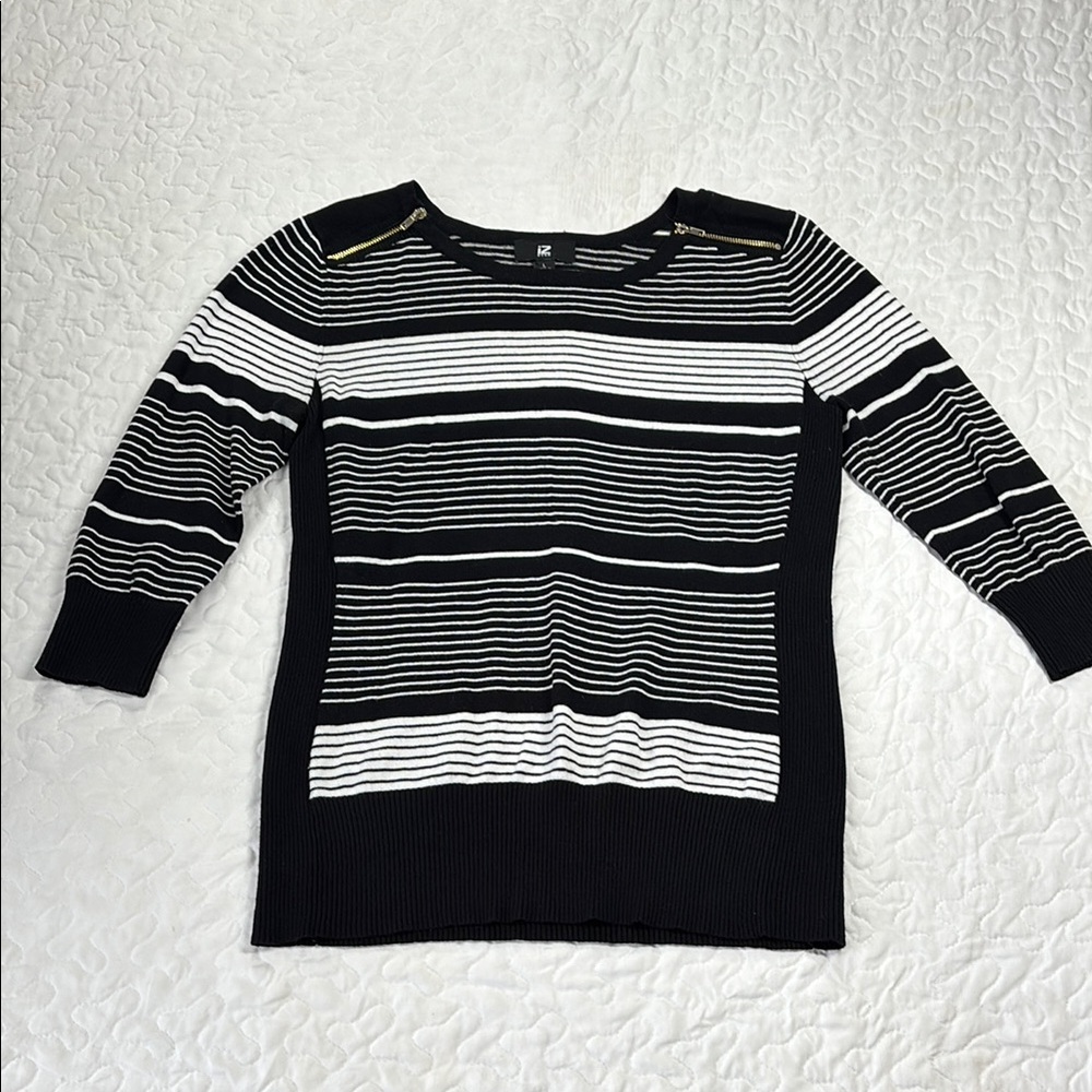 Iz Byer Black and White Striped Crew Neck Sweater size large